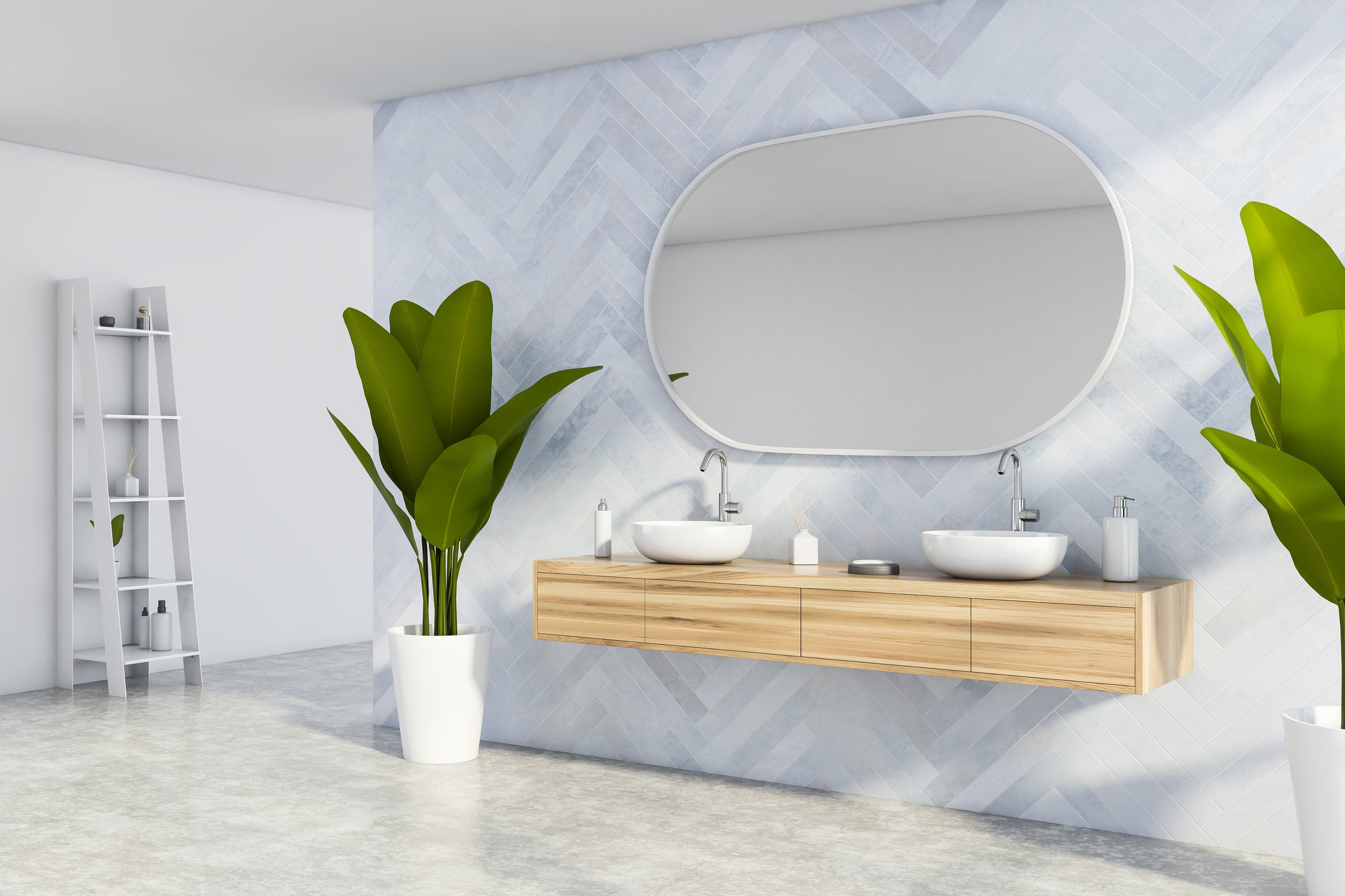 Crea una pared de contraste en el baño con esta ideas