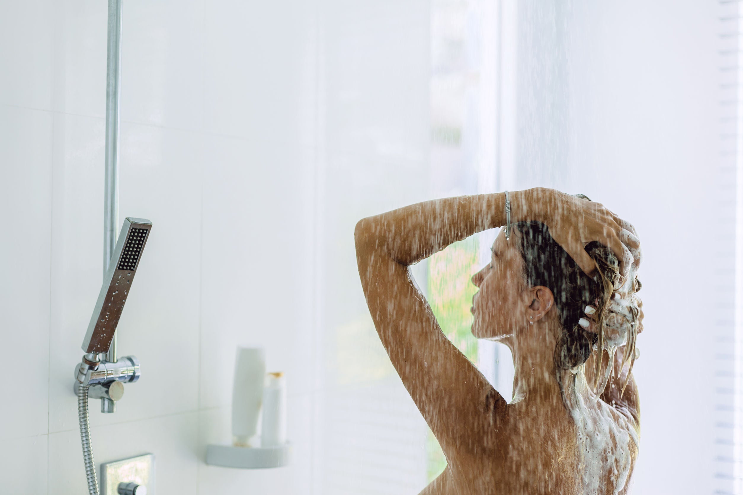 6 beneficios de una ducha con agua fría